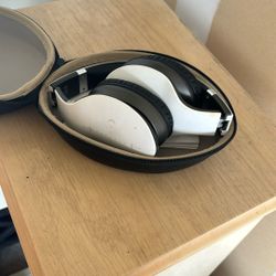 iHip Wireless Headphones