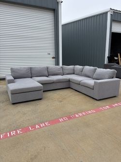 Beautiful Light Grey Sectional Couch Delivery Available 🚚
