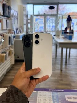 Apple - iPhone 16e 6.1" (Unlocked) (Premium Pre-owned) / 128GB| $5 Down | Payment Plans Available