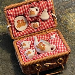 Tiny Tea Set