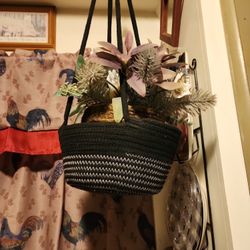 2 fake  flower pots  with  the  flower  holders.