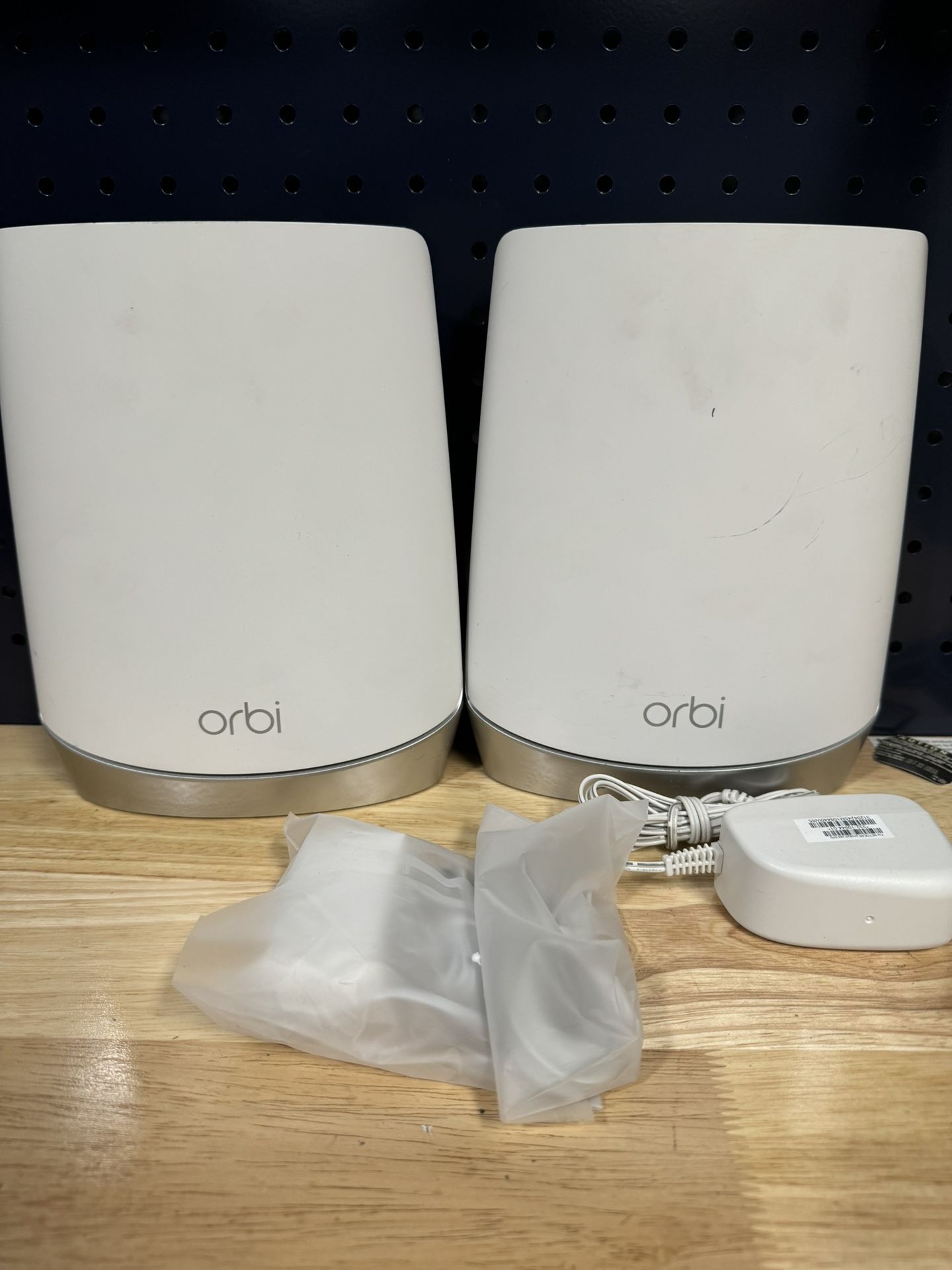 Orbi RBR750 Router and Satellite 