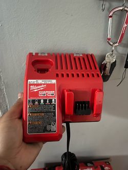 Milwaukee M18 Charger