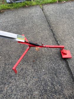 Clay target thrower