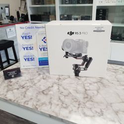 DJI RS3 Pro Camera Stabilizer 