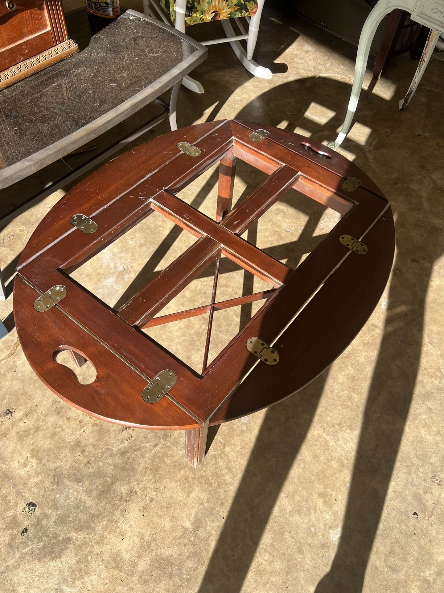 Wood coffee table thing (top flips up)