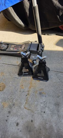 Automotive floor jack and stands