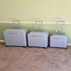 Load Easily with Expandable Three-Piece Travel Bags! manager debate