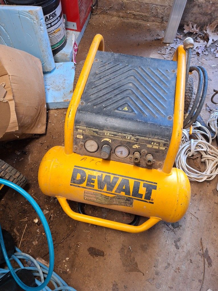 Dewalt Compressor 