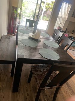 Moving sale