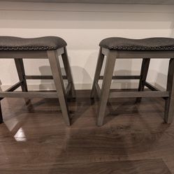 Caitbrook Counter Height Backless Bar Stool (Set of 2)