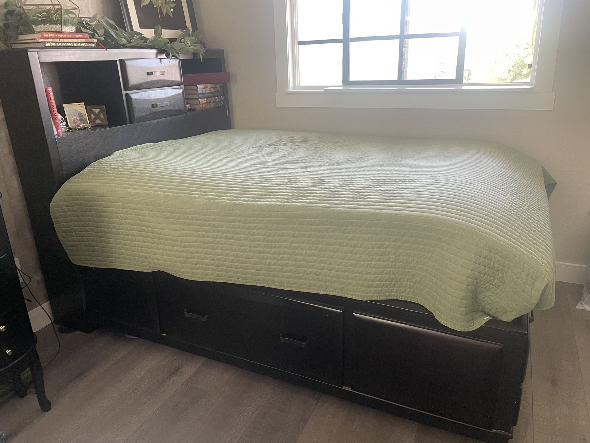 Full Sized Bad Frame with Storage