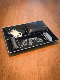 Spurs dump tray