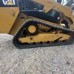 Cat 279d 2500hours  New Tracks. No Issues  $38500