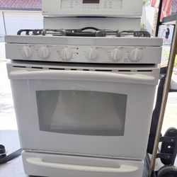 GE Profile 30” Gas Double Oven Range + Convection + Griddle