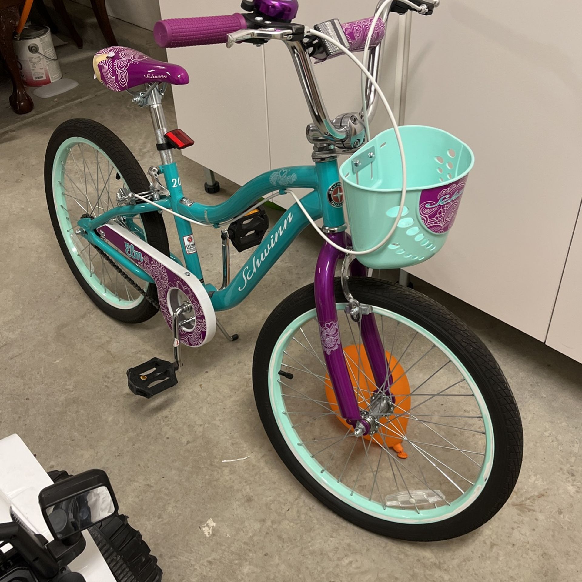 Schwinn Elm Girls Bike 20-Inch Wheels