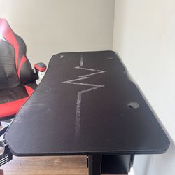 Gaming Table And Chair 