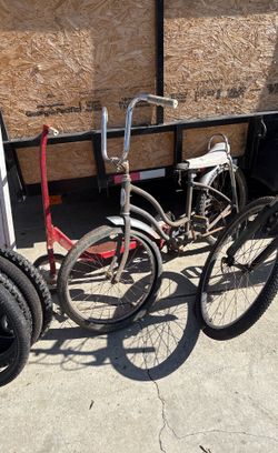 Schwinn Bike 1970’s And Old 🛴 Scooter