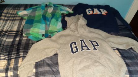 Boys size 8/9 sweaters