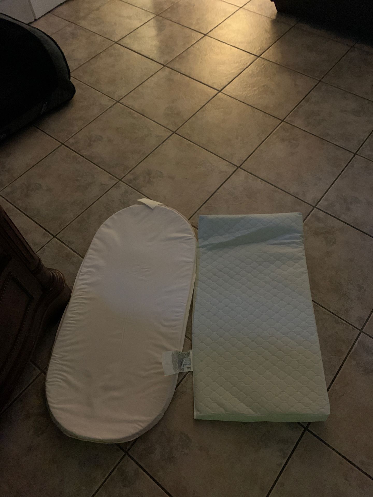 Baby pad for bassinet and pad for sleeping on the side