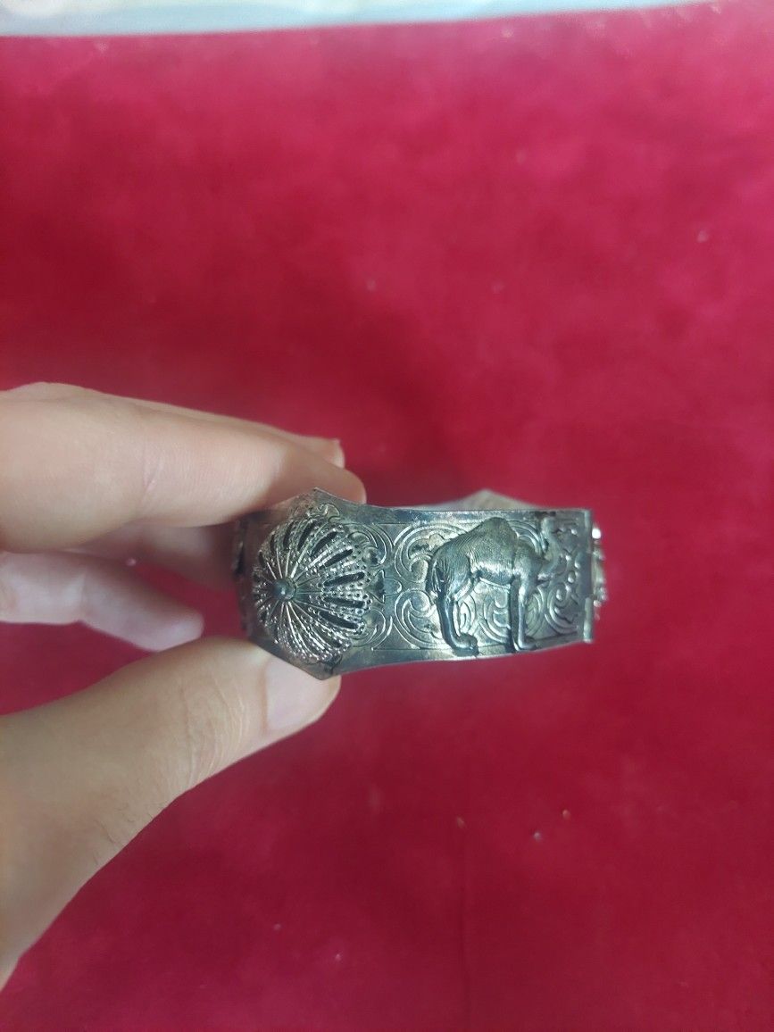 Vintage Silver Tone Hamsa Camel Bracelet