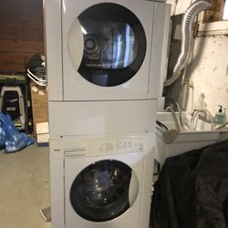 Stackable washer and dryer 