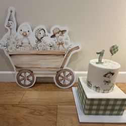 Birthday dummy cake and cut out and hats