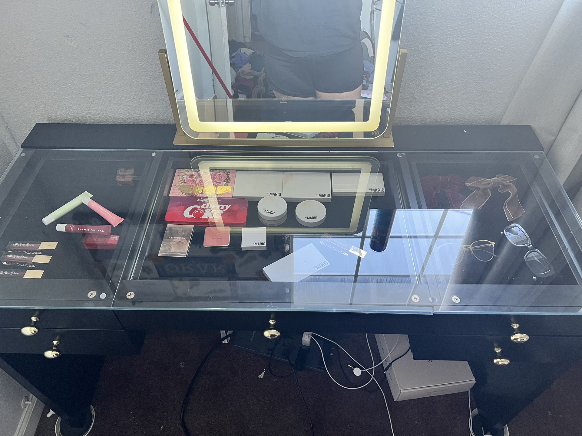 Desk Vanity For Sell With Mirror