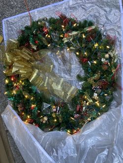 New with lights Christmas Wreath
