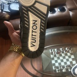 Brand new black and white Louis V’s Cyz 11 1/2