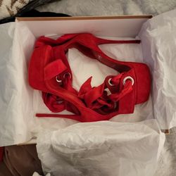 Red Torrida Alta Lou Boutin Heels