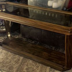 Beautiful Rectangular Vintage Wood/Glass Insert Buffet / Couch Table! 