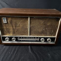 1966/1967 VINTAGE ADMIRAL DUAL SPEAKER TUBE TABLE RADIO AM/FM YH611 TESTED
