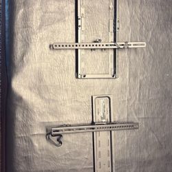 2 Wall Mounts Holds Up 55’ TVs 