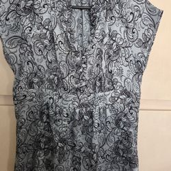 Nice Summer Blouse SIZE S.    