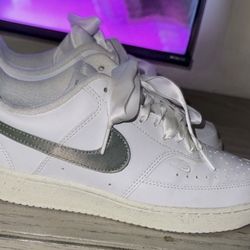 7.5 NIKE COURT VERSION