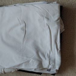 Men's 5 T-Shirts, Medium Shirts