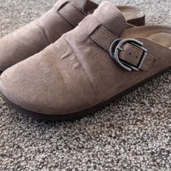 woman’s fake birkenstock clogs