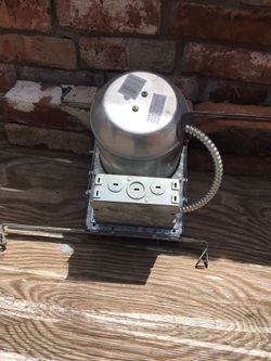 1 Large Can Light By COMMERCIAL ELECTRIC
