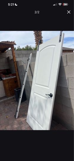 Sliding barn door