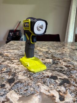 RYOBI ONE+ 18V LED Spotlight – PCL660