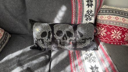 Black skull rhinestone decorative pillow