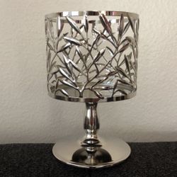 Vine Leaf Pedestal 3-Wick Candle Holder 
