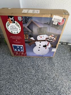 Member's Mark 6' Pre-Lit Pop-up Twinkling Snowman