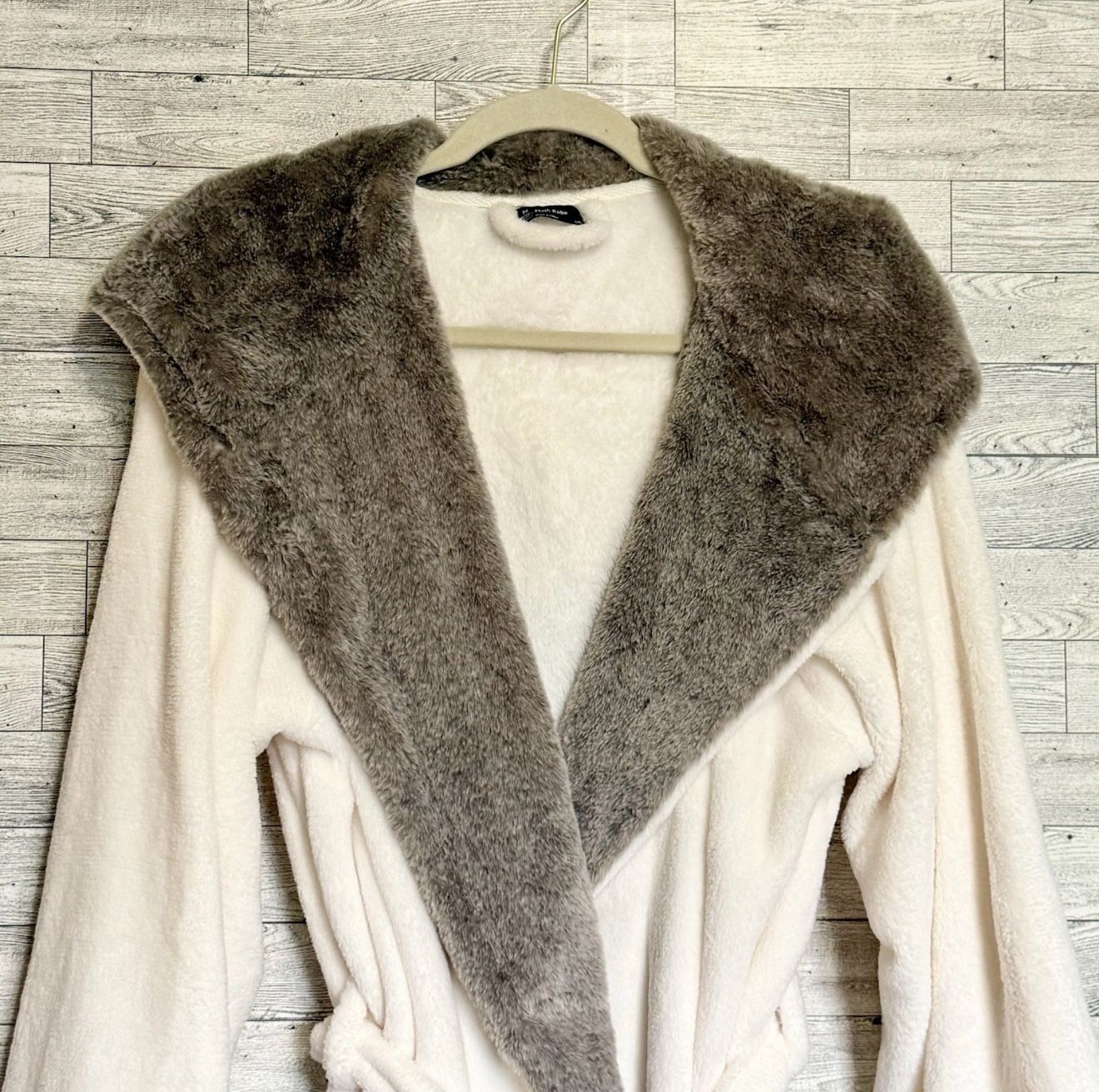 MEMBER'S MARK ADULT iVORY HOODED PLUSH ROBE WITH FAUX FUR TRIM~LARGE/X-LARGE