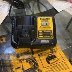 Dewalt Charger DCB112