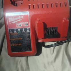 Milwaukee M12/M18 Dual Charger