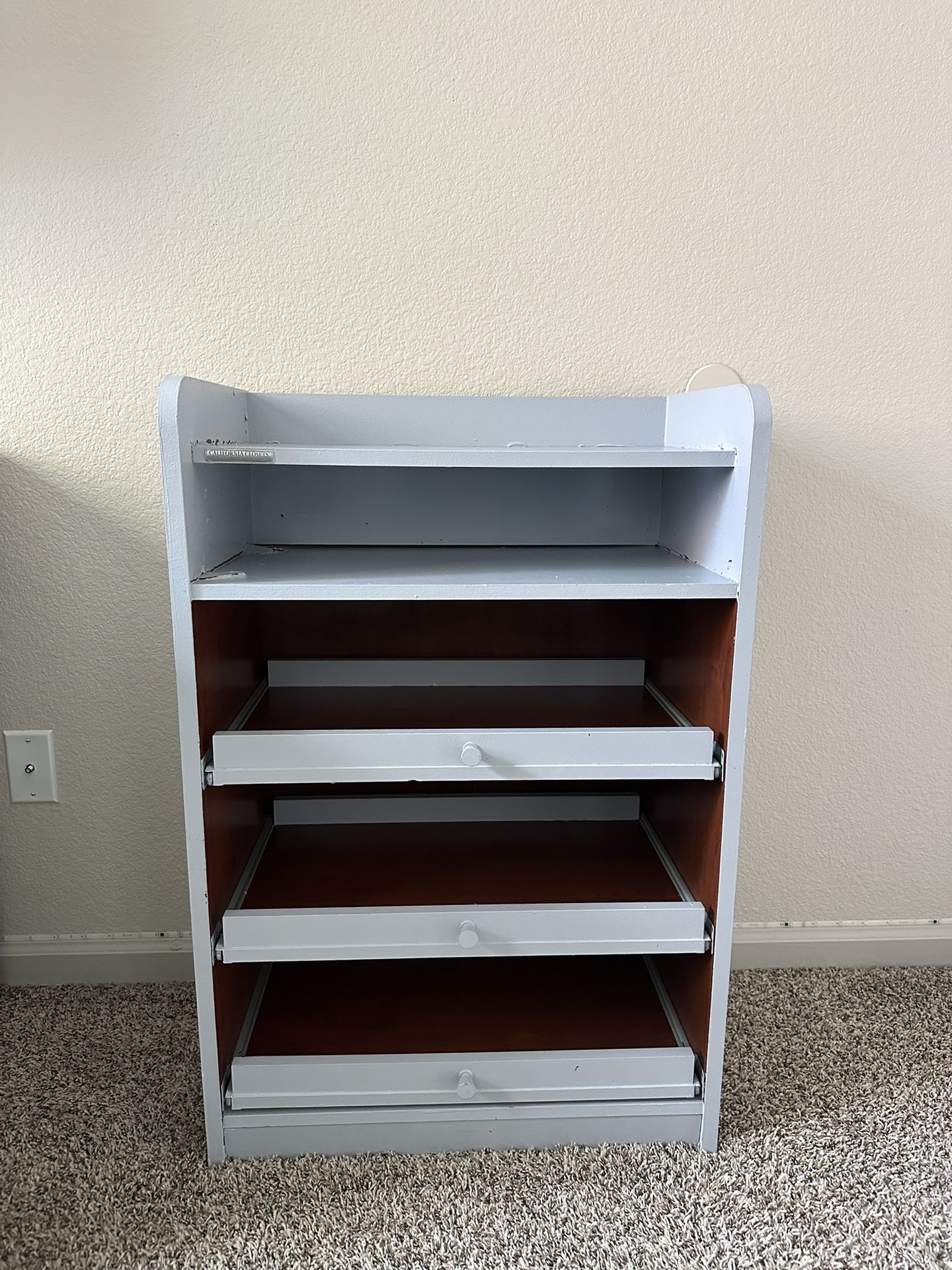 Dresser Storage With Pull Out Drawers