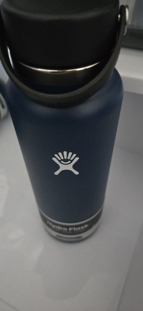 Hydro Flask 40oz Wide Mouse With Flex Chug Cap Water Bottele
