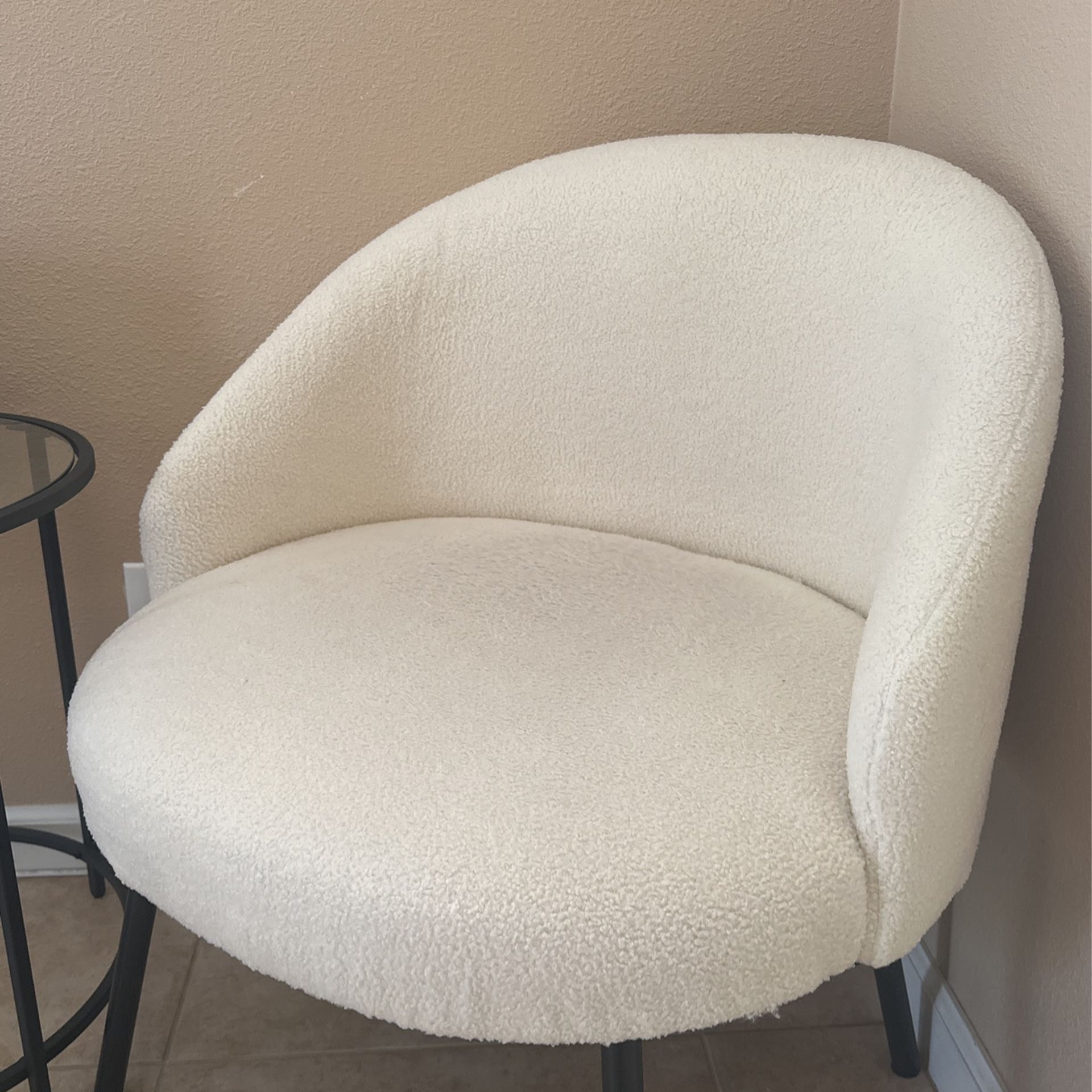 Sherpa Accent Chairs set for Sale in Berenda, CA OfferUp